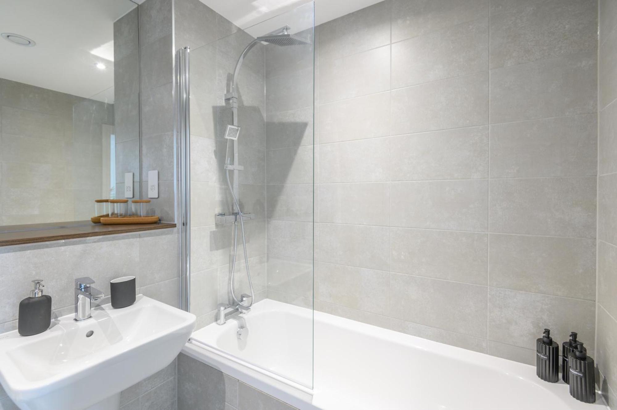 Superior 1 Bed Apartment By Leeds Train Staiton Εξωτερικό φωτογραφία